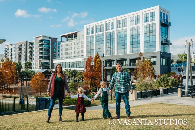Christmas_Photos_Cascades Park_VasantaStudios-1018